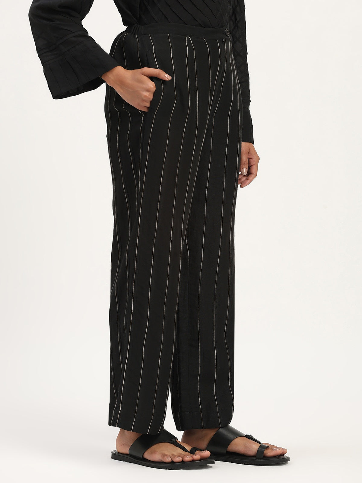 Pleated Linen Trouser