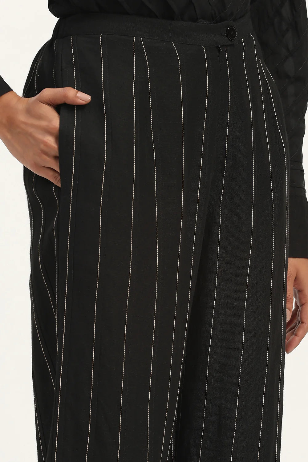 Pleated Linen Trouser