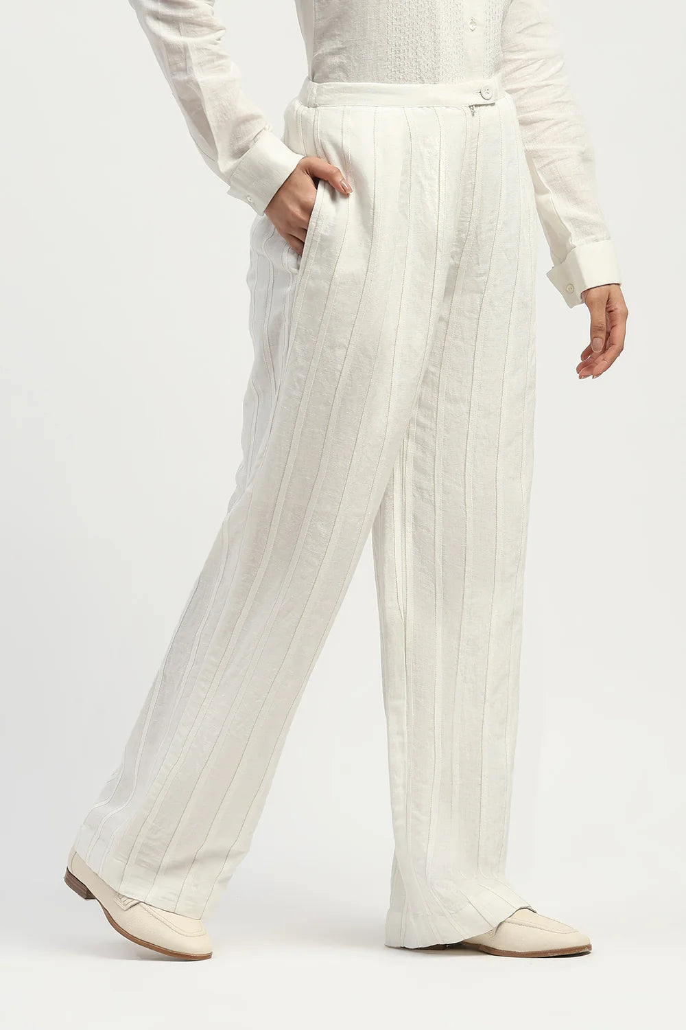 Pleated Linen Trouser