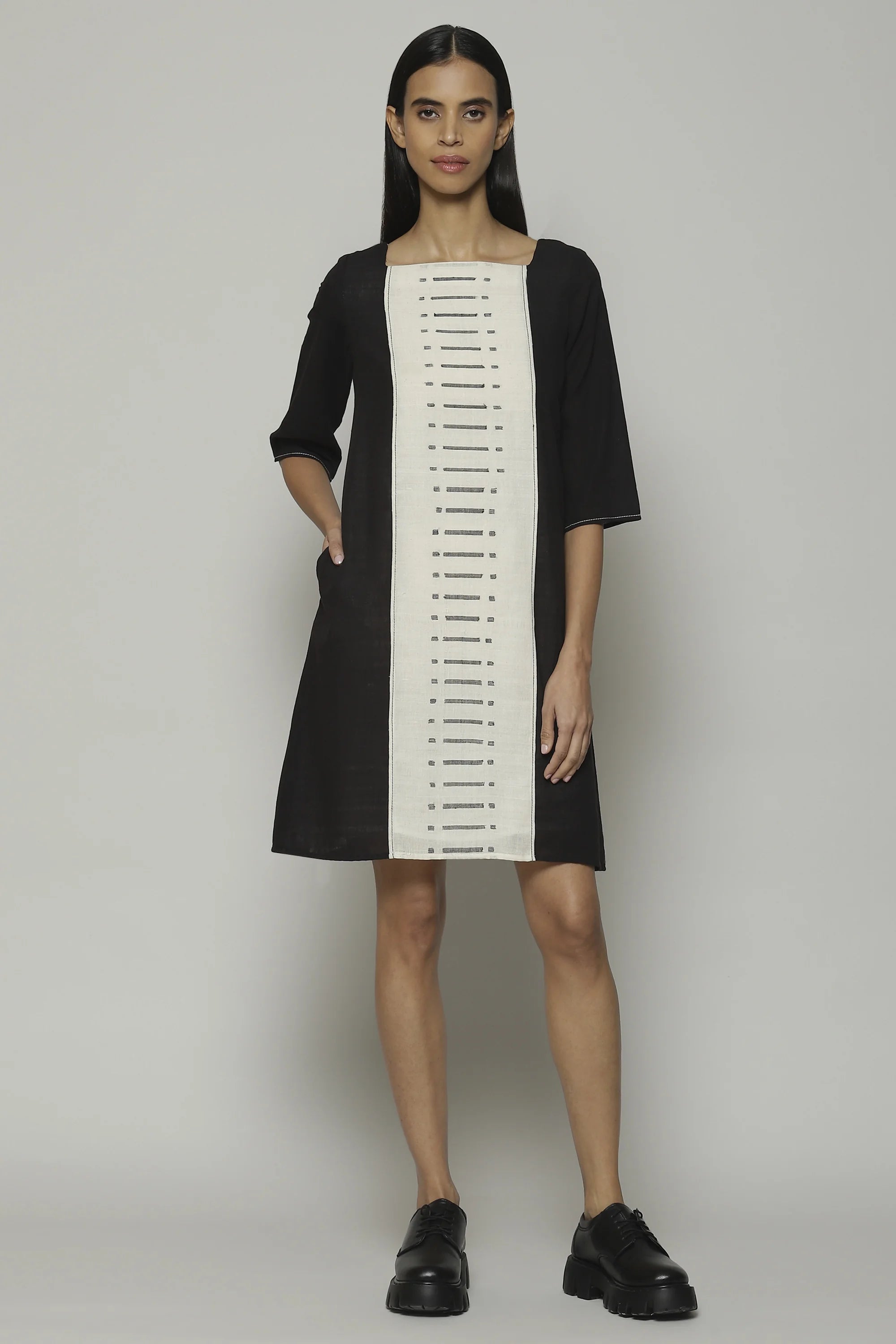Body Kuppadam Handwoven Cotton Kurta Ivory-Black