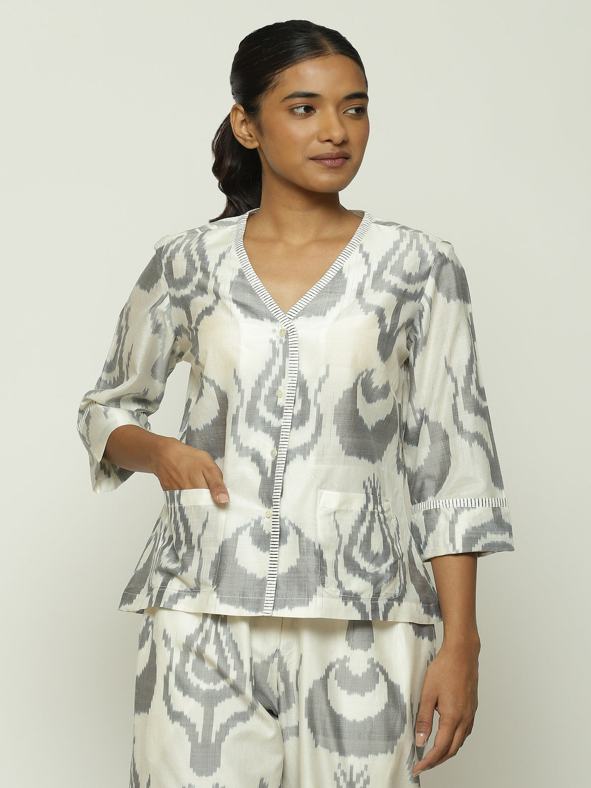 Ikat Ottoman Tulip Top