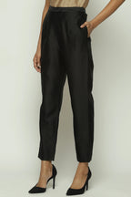 Solid Classics Tapered Pant