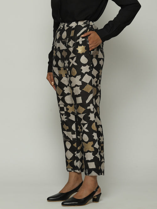Symbol Print  & Sequins Tapered Pant