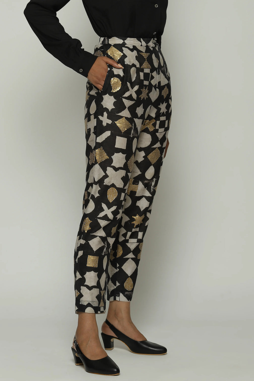 Symbol Print  & Sequins Tapered Pant