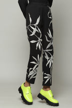 Leaf Crewel Embroidered Tencel X Flax Pant Black