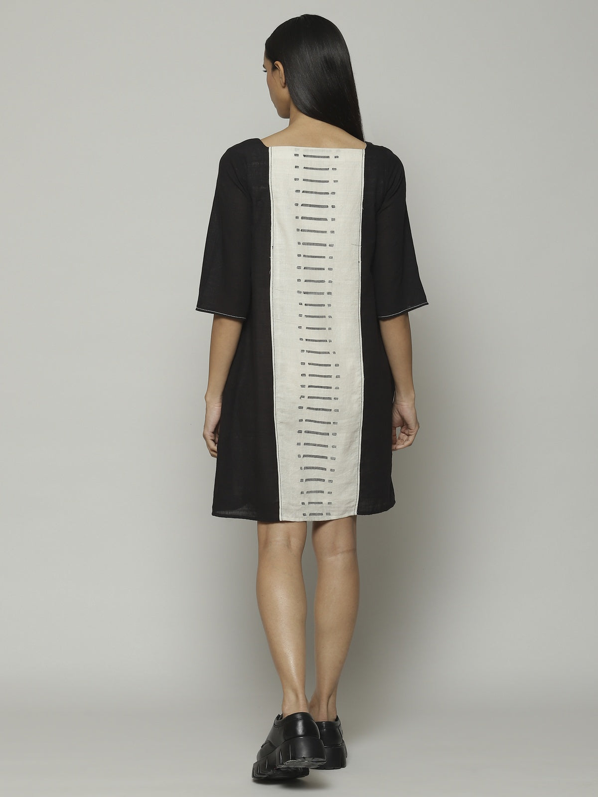 Body Kuppadam Handwoven Cotton Kurta Ivory-Black