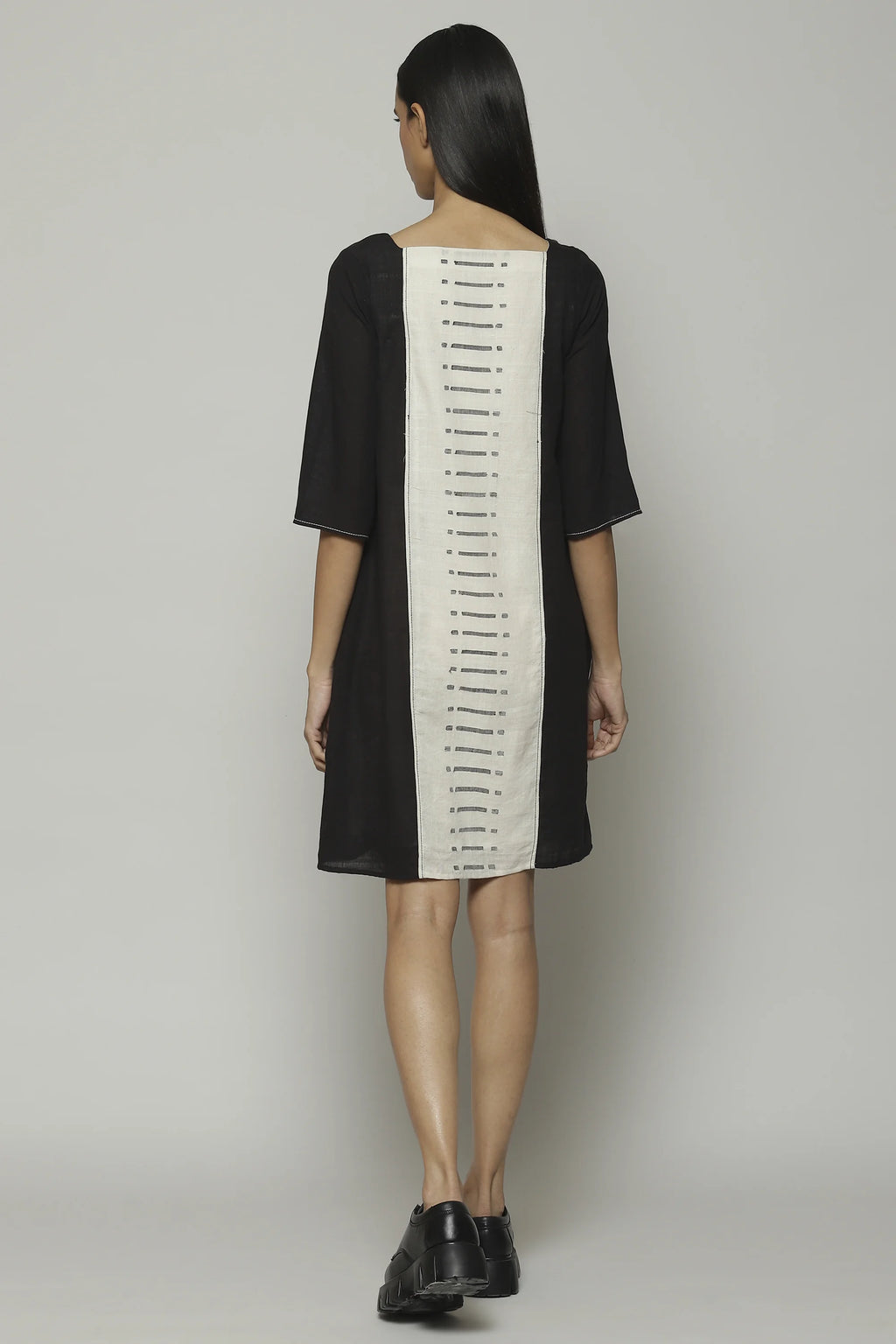 Body Kuppadam Handwoven Cotton Kurta Ivory-Black