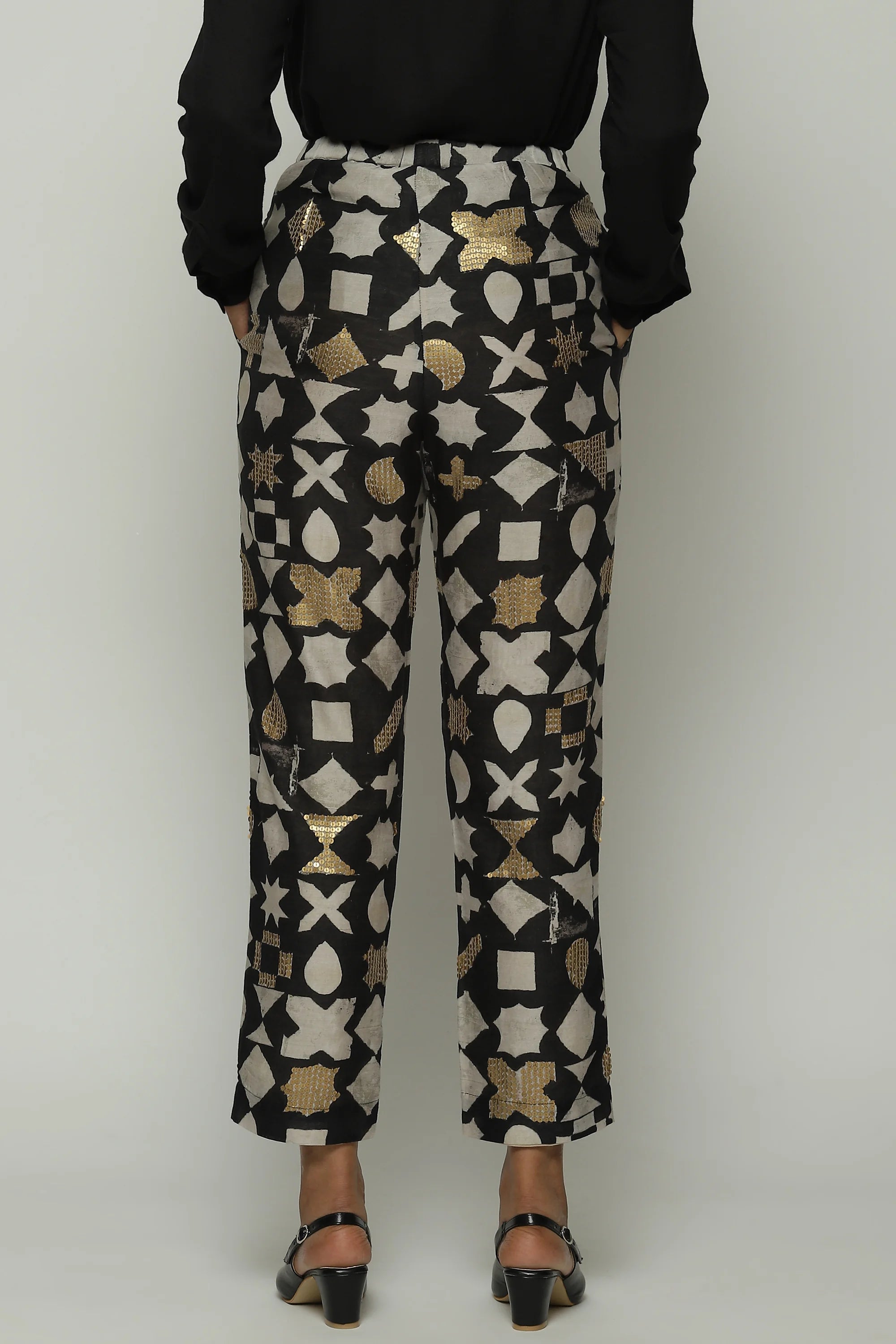 Symbol Print  & Sequins Tapered Pant