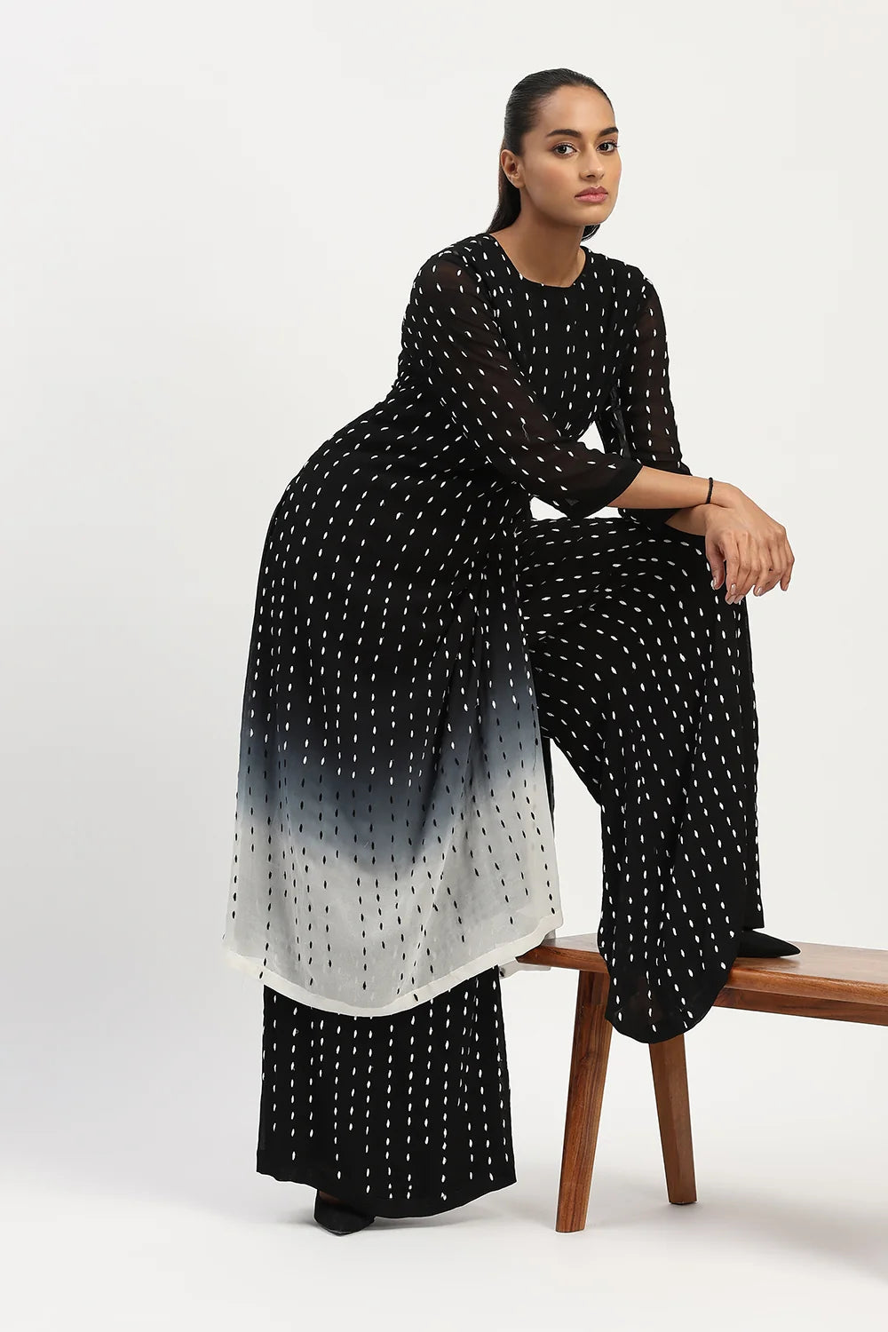 Ombre Stab Stitch Kurta Black And Ivory