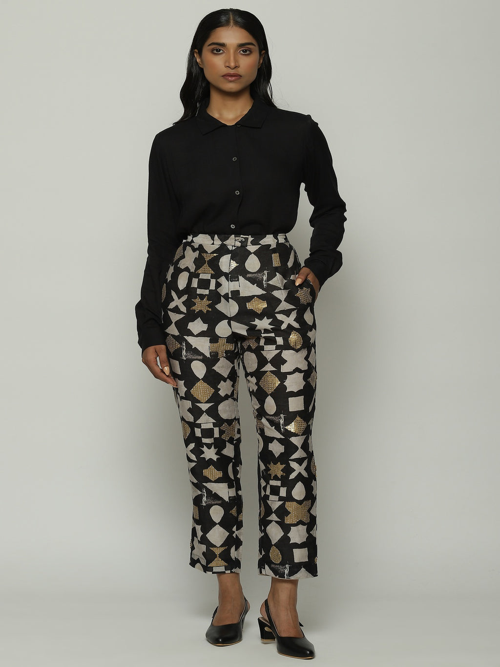 Symbol Print  & Sequins Tapered Pant