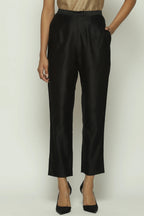 Solid Classics Tapered Pant